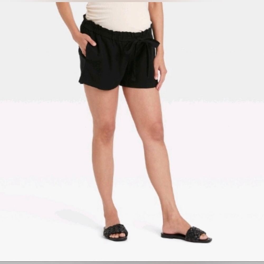 Isabel Maternity Front Pull on‎ Short, Black, size large. NWT
